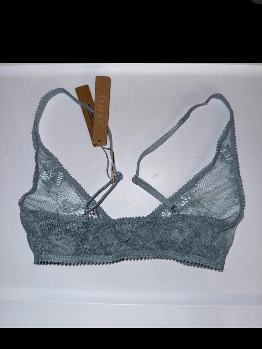Skims Ultra Fine Lace
Plunge Bralette Denim XXS - Picture 6 of 9